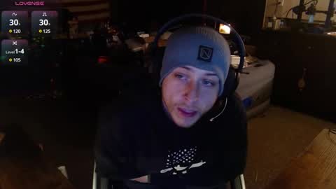 Snapshot of kneesdown321 chatting on January 31, 2025, 8:32 am kneesdown321 online show from January 31, 2025, 8:32 am