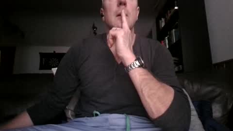 Snapshot of knight3975 chatting on April 10, 2026, 9:47 am Knight3975 online show from April 10, 2026, 9:47 am