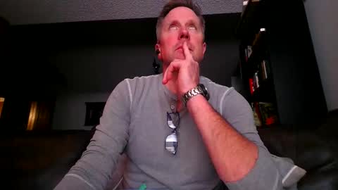 Snapshot of knight3975 chatting on May 7, 2026, 4:07 am Knight3975 online show from May 7, 2026, 4:07 am