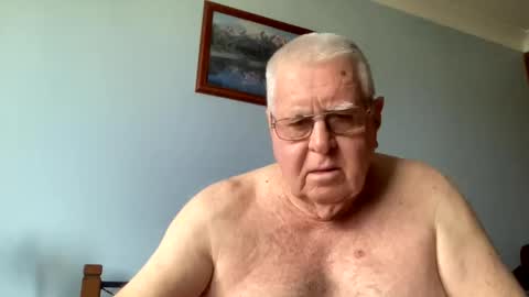 Snapshot of knights2001 chatting on January 10, 2025, 4:33 am Aussiedude online show from January 10, 2025, 4:33 am