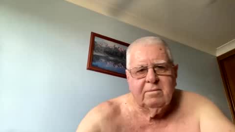 Snapshot of knights2001 chatting on February 27, 2025, 5:45 am Aussiedude online show from February 27, 2025, 5:45 am