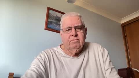 Snapshot of knights2001 chatting on September 15, 2025, 10:10 pm Aussiedude online show from September 15, 2025, 10:10 pm