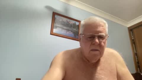 Snapshot of knights2001 chatting on September 27, 2025, 7:46 am Aussiedude online show from September 27, 2025, 7:46 am
