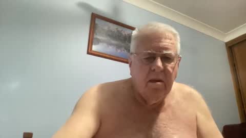 Snapshot of knights2001 chatting on October 1, 2025, 11:27 am Aussiedude online show from October 1, 2025, 11:27 am