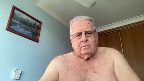 Snapshot of knights2001 chatting on October 6, 2025, 9:01 pm Aussiedude online show from October 6, 2025, 9:01 pm