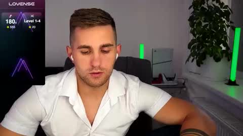 Sweet boy online show from October 1, 2025, 11:27 am