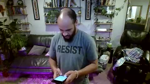 A Dick Ting online show from December 8, 2024, 10:36 pm