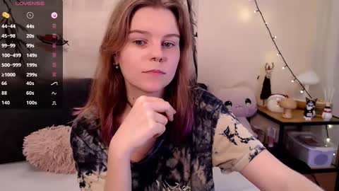 Snapshot of komorebbi chatting on January 11, 2025, 10:18 pm Marta online show from January 11, 2025, 10:18 pm