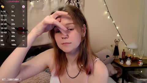 Snapshot of komorebbi chatting on January 25, 2025, 11:22 pm Marta online show from January 25, 2025, 11:22 pm