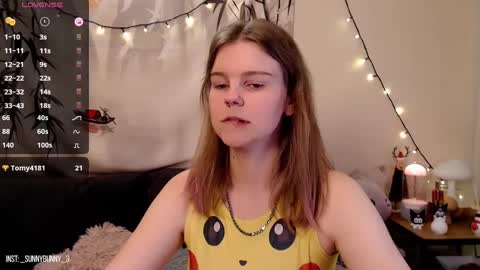 Snapshot of komorebbi chatting on January 26, 2025, 10:02 pm Marta online show from January 26, 2025, 10:02 pm