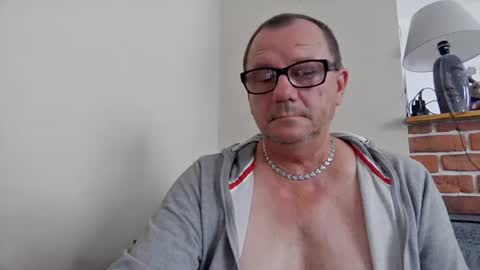 Snapshot of komputer123456789 chatting on July 19, 2026, 8:18 am Bogdan online show from July 19, 2026, 8:18 am