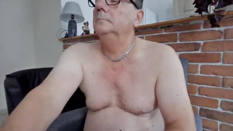 Snapshot of komputer123456789 chatting on July 27, 2026, 5:25 am Bogdan online show from July 27, 2026, 5:25 am