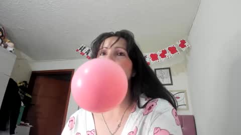 Snapshot of konie_hot chatting on February 19, 2025, 11:04 pm konie Diaz online show from February 19, 2025, 11:04 pm