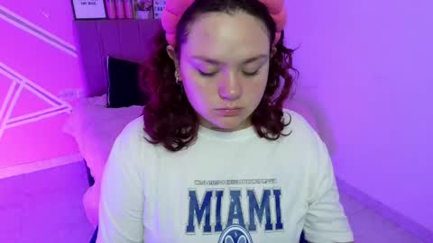 camila online show from April 15, 2026, 5:25 am