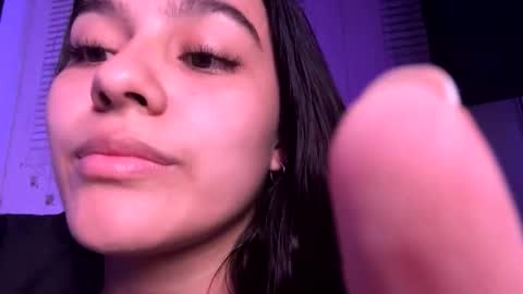 konnie_adan online show from December 19, 2025, 5:14 am