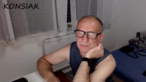 Snapshot of konsiak chatting on September 12, 2025, 6:52 pm Komsiak online show from September 12, 2025, 6:52 pm