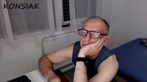 Snapshot of konsiak chatting on September 13, 2025, 9:47 pm Komsiak online show from September 13, 2025, 9:47 pm