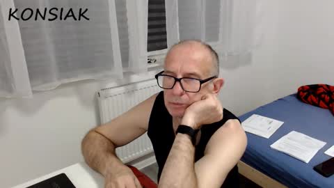 Snapshot of konsiak chatting on October 13, 2025, 6:52 pm Komsiak online show from October 13, 2025, 6:52 pm