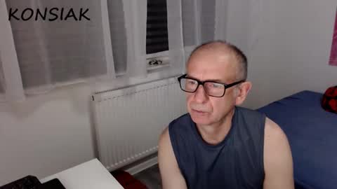 Snapshot of konsiak chatting on October 17, 2025, 9:17 pm Komsiak online show from October 17, 2025, 9:17 pm
