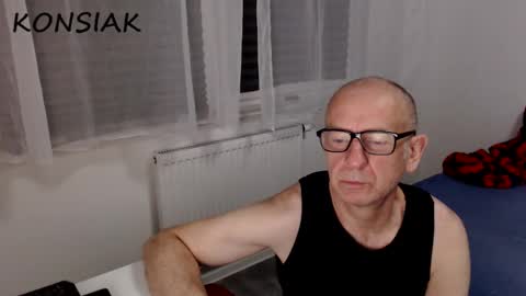 Snapshot of konsiak chatting on October 24, 2025, 8:38 pm Komsiak online show from October 24, 2025, 8:38 pm