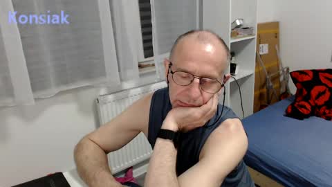 Komsiak online show from April 18, 2026, 10:21 pm