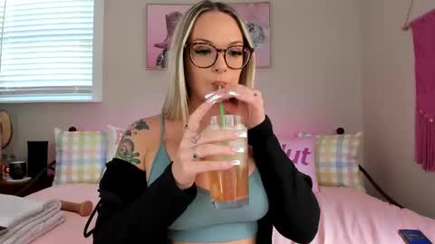  KORA MARiNA  online show from January 7, 2025, 6:45 pm