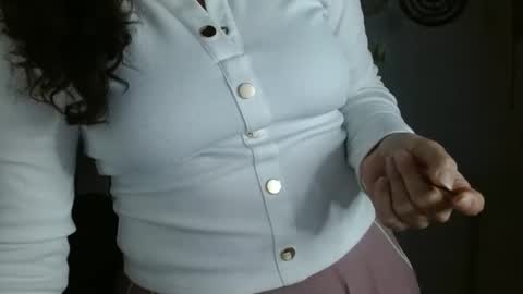 Karoll online show from April 21, 2026, 1:42 am