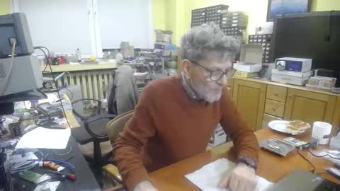 Snapshot of korek24hot chatting on December 1, 2025, 3:50 pm Korek online show from December 1, 2025, 3:50 pm