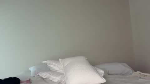 Korina online show from April 20, 2026, 12:02 am