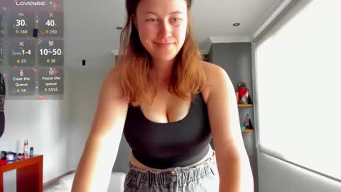 Snapshot of kortney_williams chatting on November 3, 2025, 5:03 pm Twiix online show from November 3, 2025, 5:03 pm