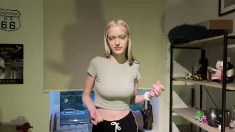 Snapshot of kortneyhiedeman chatting on June 23, 2026, 7:56 pm Ariela online show from June 23, 2026, 7:56 pm