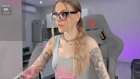 Jess online show from April 22, 2026, 11:01 am