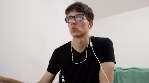 Facu online show from March 4, 2025, 1:38 pm