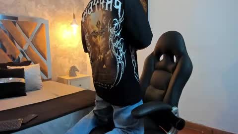 Snapshot of kraven_lust chatting on May 13, 2026, 3:04 am Kraven online show from May 13, 2026, 3:04 am