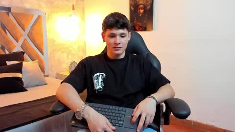 Snapshot of kraven_lust chatting on May 29, 2026, 3:15 am Kraven online show from May 29, 2026, 3:15 am