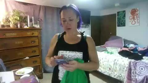 kreamyk420 online show from November 10, 2025, 6:23 am