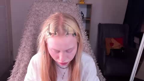 kris_grant online show from May 10, 2026, 10:31 am