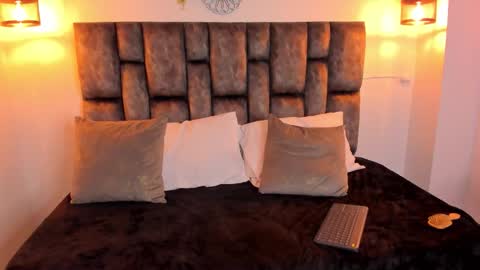 kris_kane1 online show from December 4, 2025, 12:42 am