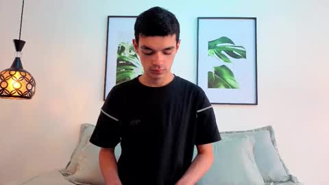 criss online show from November 24, 2025, 8:08 pm