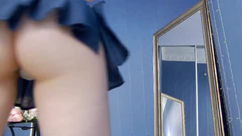 kriskras__ online show from September 12, 2025, 5:18 am