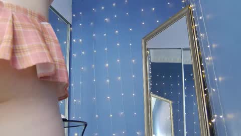 kriskras__ online show from October 13, 2025, 5:18 am