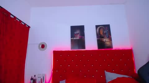 kriss_sweetboobs online show from February 12, 2025, 3:16 pm