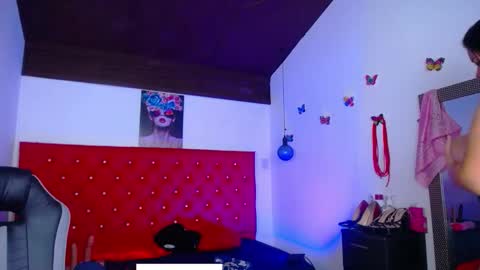 Snapshot of kriss_sweetboobs chatting on November 19, 2025, 12:05 pm kriss_sweetboobs online show from November 19, 2025, 12:05 pm