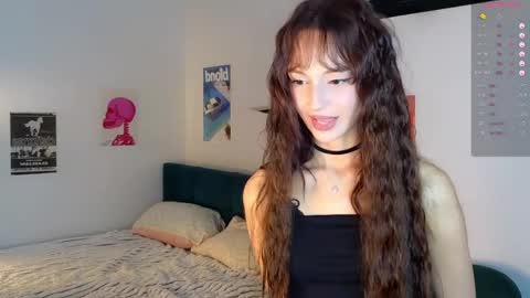 Snapshot of krisss__kisss chatting on May 3, 2026, 6:25 pm Kriss online show from May 3, 2026, 6:25 pm