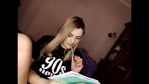 KrissSexi online show from March 3, 2025, 5:42 am