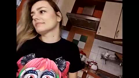 KrissSexi online show from March 4, 2025, 5:32 am