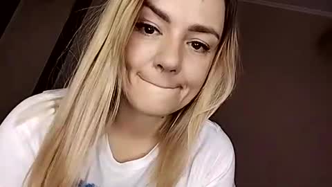 KrissSexi online show from September 15, 2025, 4:56 am