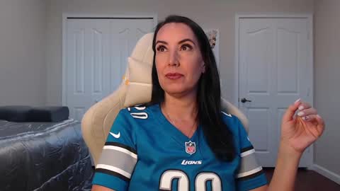 Snapshot of krissy2024 chatting on December 22, 2024, 12:38 pm Krissy online show from December 22, 2024, 12:38 pm