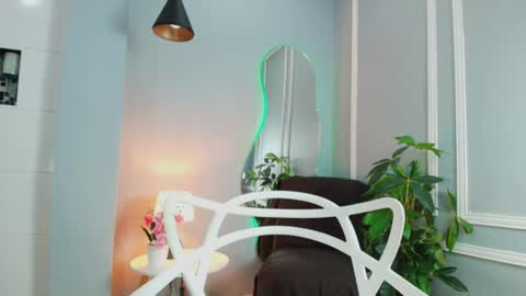 Snapshot of kristal_donne chatting on July 2, 2026, 12:44 pm KRISTYN online show from July 2, 2026, 12:44 pm