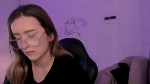 Snapshot of kristal_joi_dl chatting on September 12, 2025, 12:27 pm kristal online show from September 12, 2025, 12:27 pm